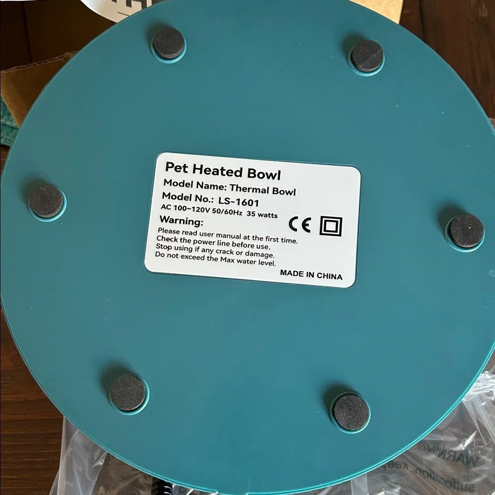 Pet Thermal Bowl for Dogs, chickens birds wildlife
